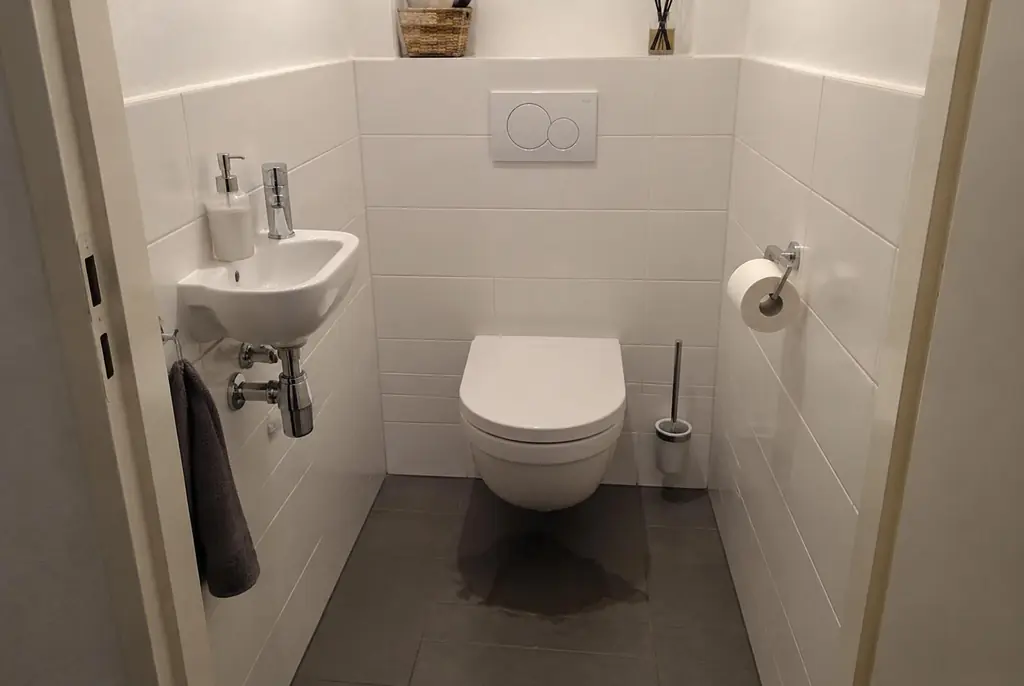 Lekdetectie Elspeet – natte vloer bij een toilet